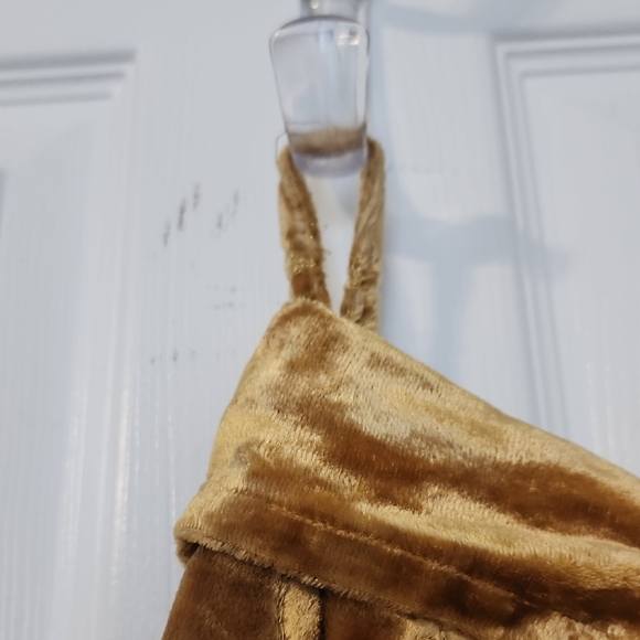 Luxurious Pair Of Velvet Holiday Stockings - Red and Gold. - Picture 8 of 10